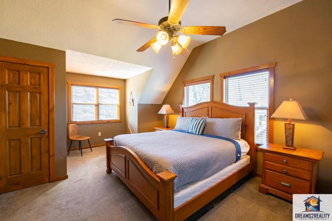 Forest Heights Lodge - 6Br - Pool Table - Near Silver Dollar City - Free Tickets Included 布蘭森 外观 照片