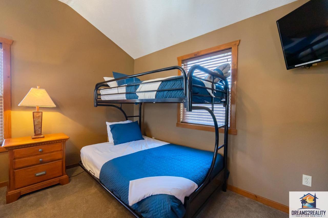 Forest Heights Lodge - 6Br - Pool Table - Near Silver Dollar City - Free Tickets Included 布蘭森 外观 照片