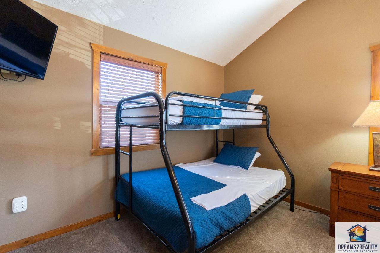 Forest Heights Lodge - 6Br - Pool Table - Near Silver Dollar City - Free Tickets Included 布蘭森 外观 照片
