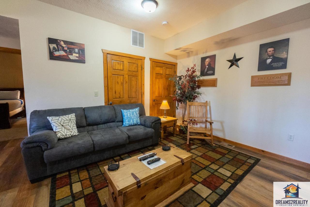 Forest Heights Lodge - 6Br - Pool Table - Near Silver Dollar City - Free Tickets Included 布蘭森 外观 照片