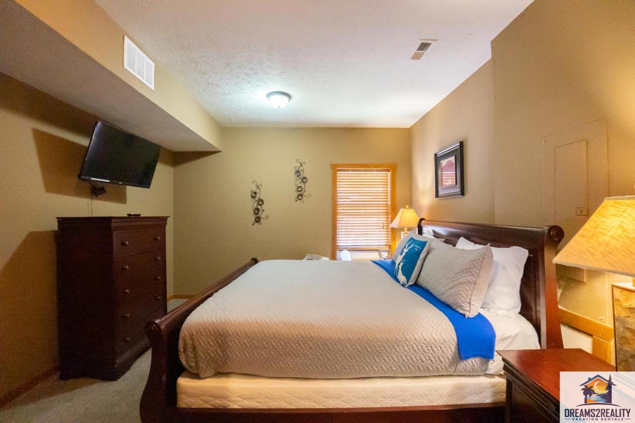 Forest Heights Lodge - 6Br - Pool Table - Near Silver Dollar City - Free Tickets Included 布蘭森 外观 照片