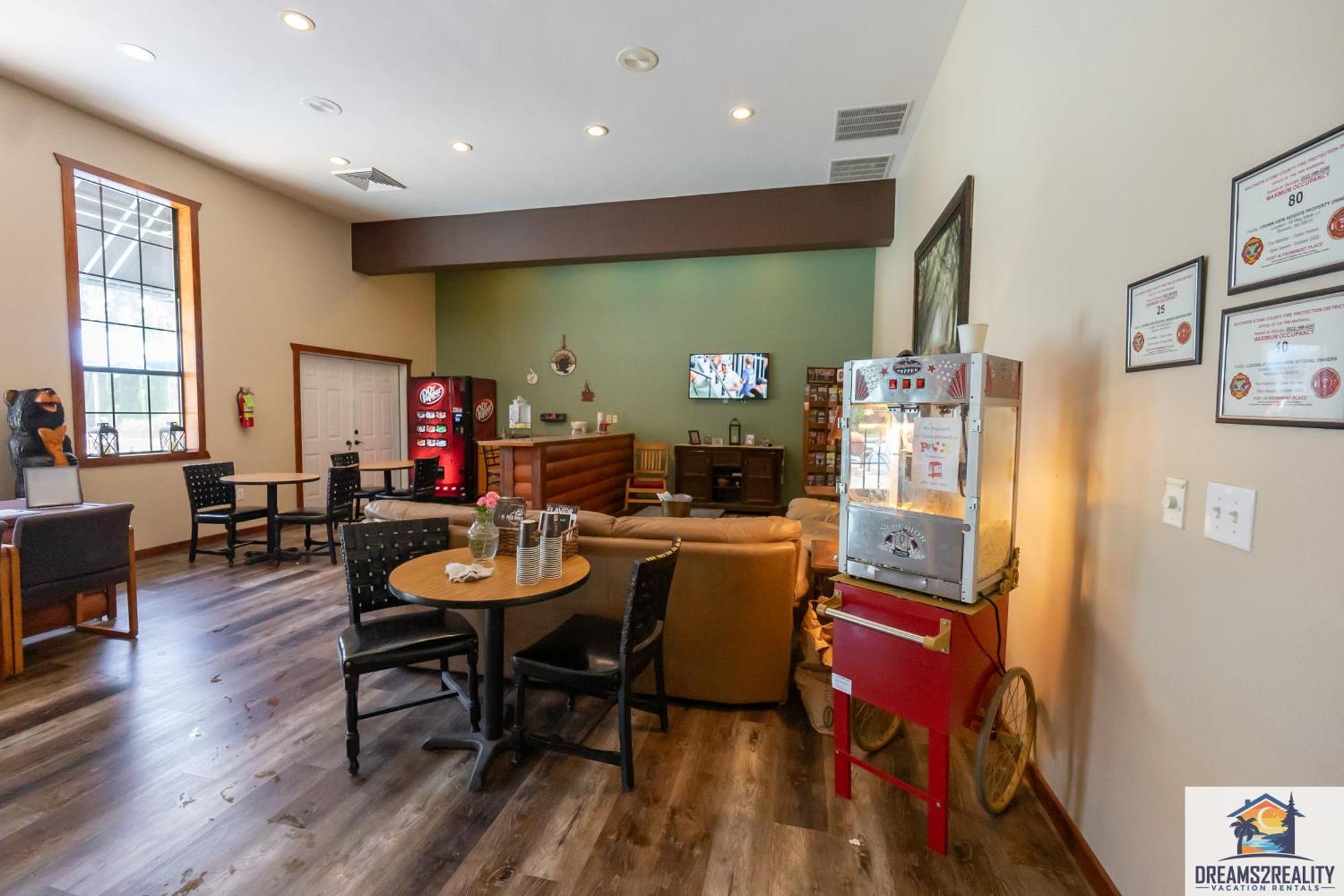Forest Heights Lodge - 6Br - Pool Table - Near Silver Dollar City - Free Tickets Included 布蘭森 外观 照片